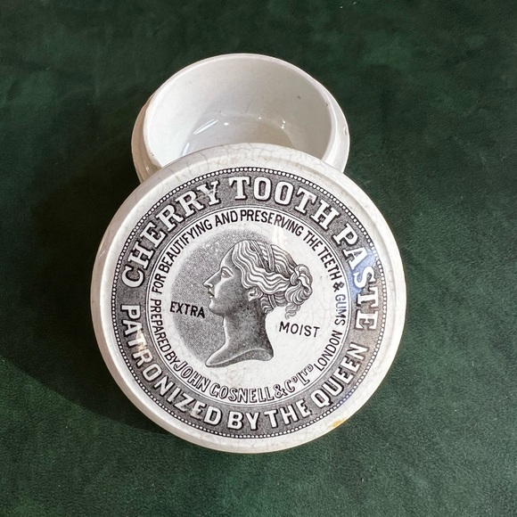 John Gosnell & Co. Other - Rare Antique Ceramic Pot and Lid John Gosnell & Co. Cherry Tooth Paste 1860-1900
